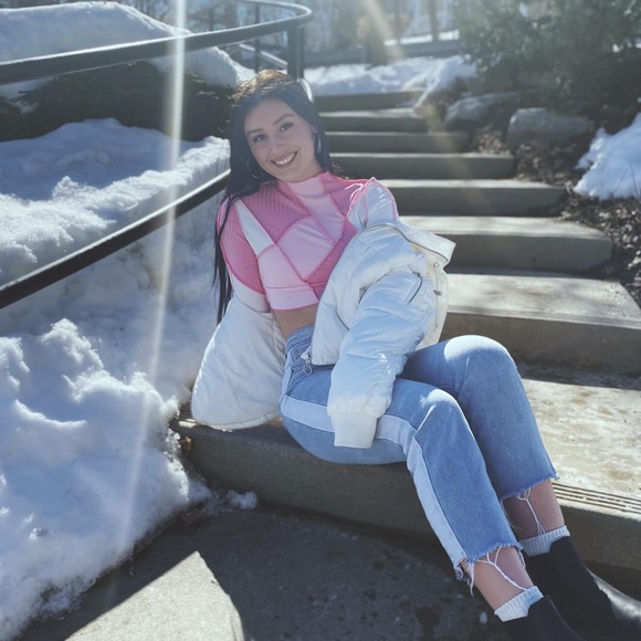 Meet your Posher, Isabella - Picture 1 of 1